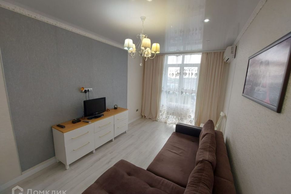 Продаётся 1-комнатная квартира, 43 м²