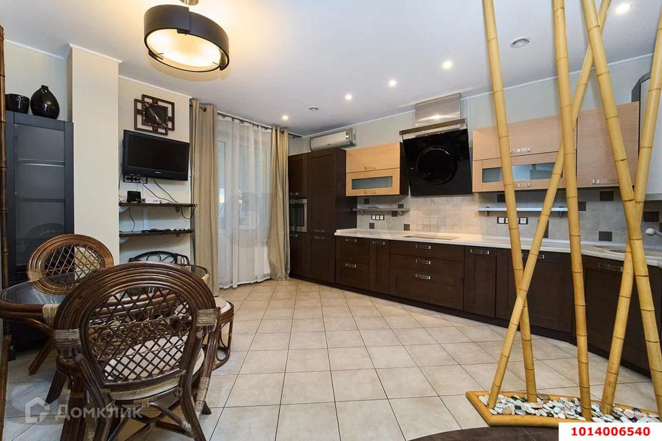 Продаётся 2-комнатная квартира, 82 м²