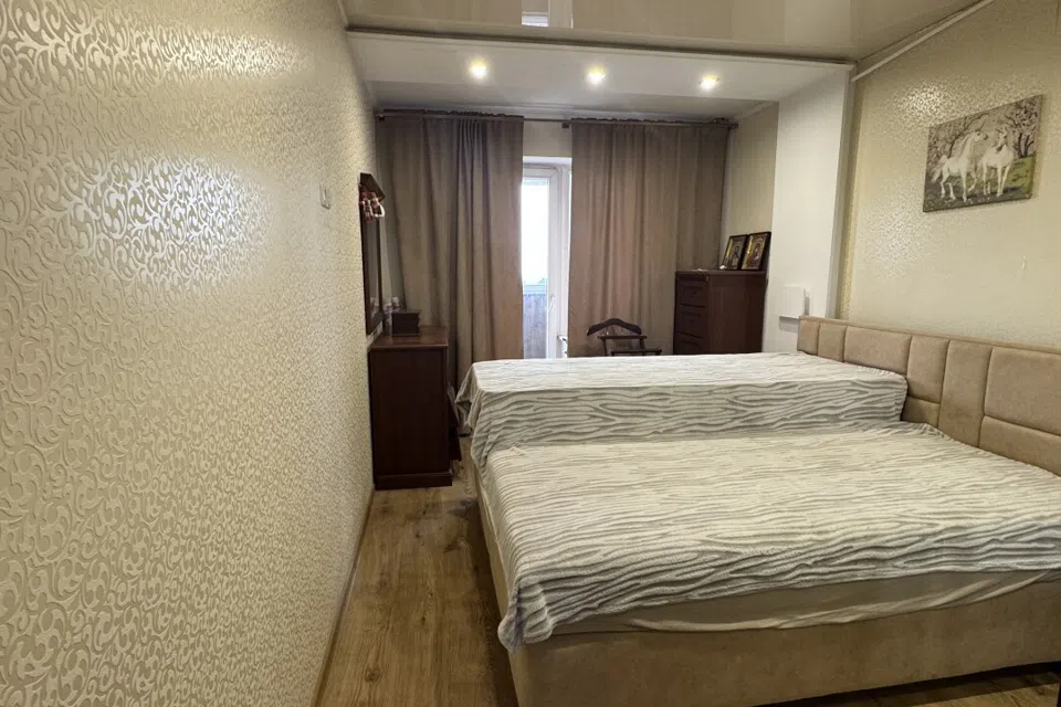 Продаётся 4-комнатная квартира, 77.1 м²