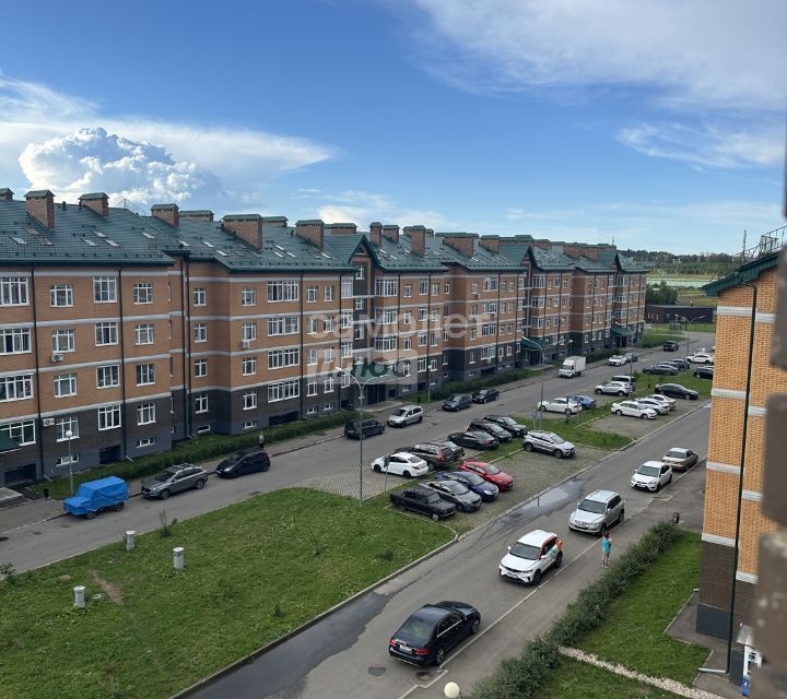 Продаётся 1-комнатная квартира, 124 м²