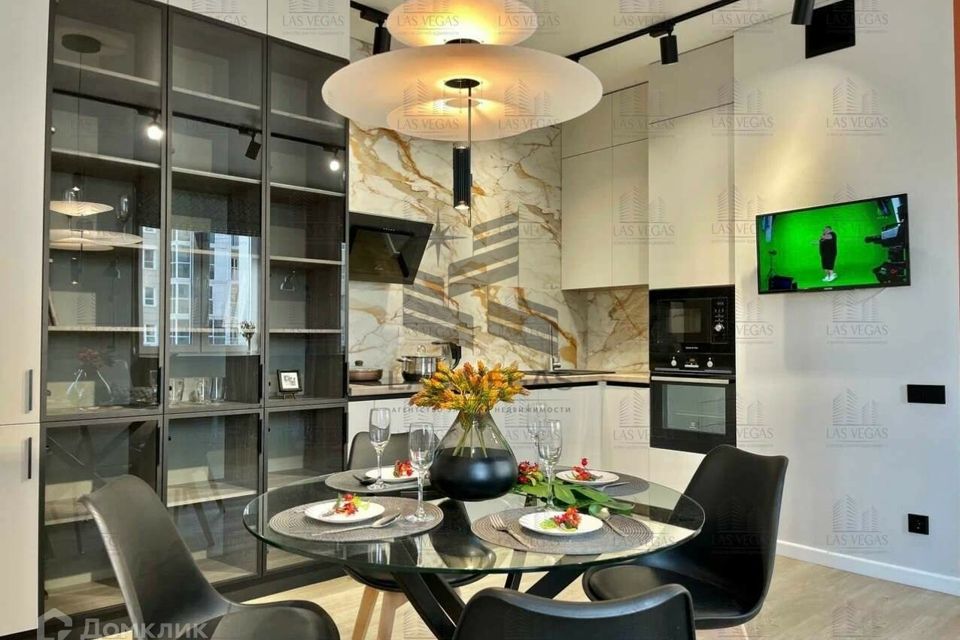 Сдаётся 2-комнатная квартира, 65 м²