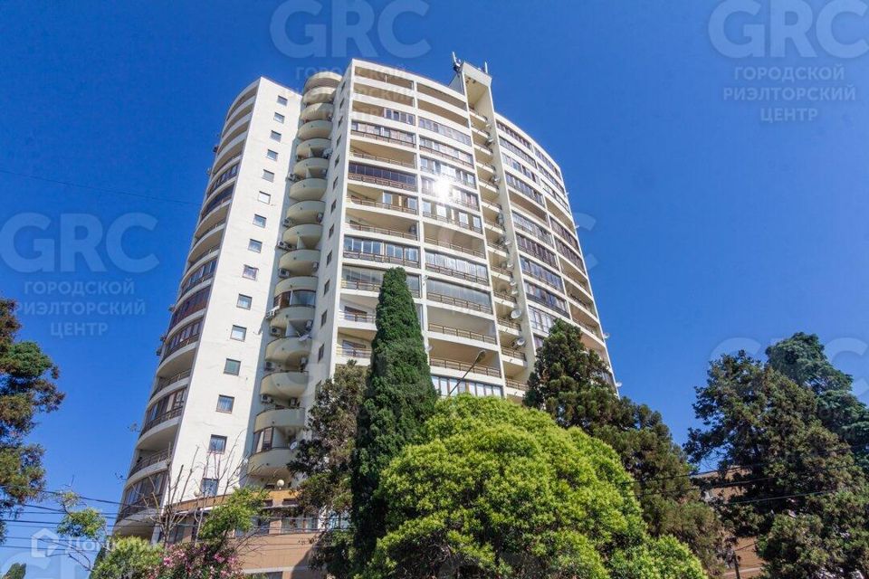 Продаётся 3-комнатная квартира, 146 м²