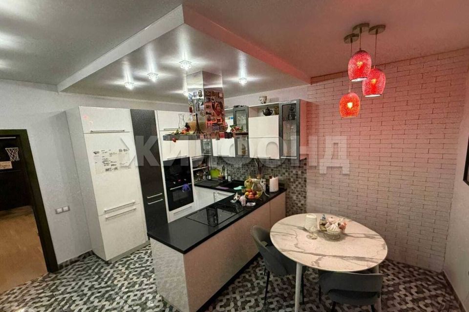 Продаётся 2-комнатная квартира, 81.9 м²