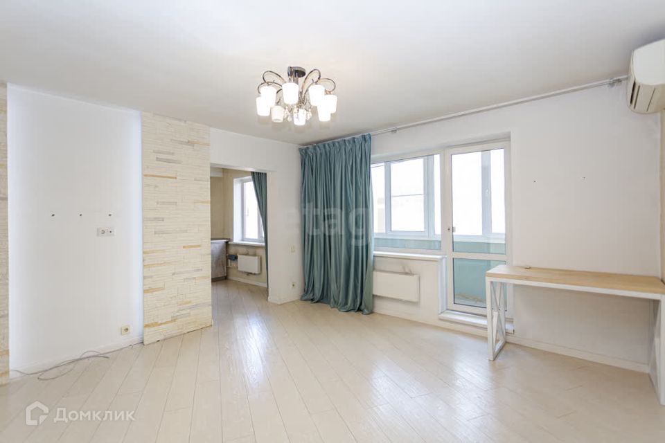 Продаётся 4-комнатная квартира, 74.1 м²