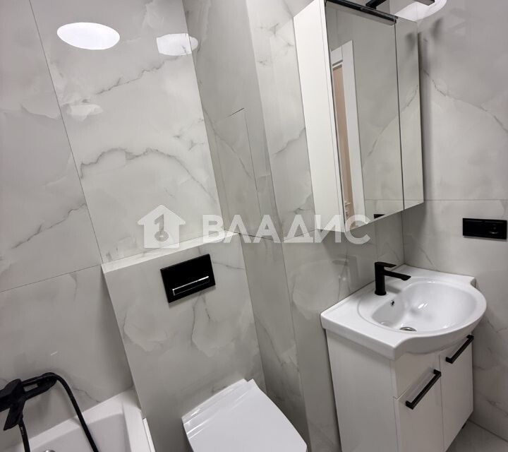 Продаётся 1-комнатная квартира, 43 м²
