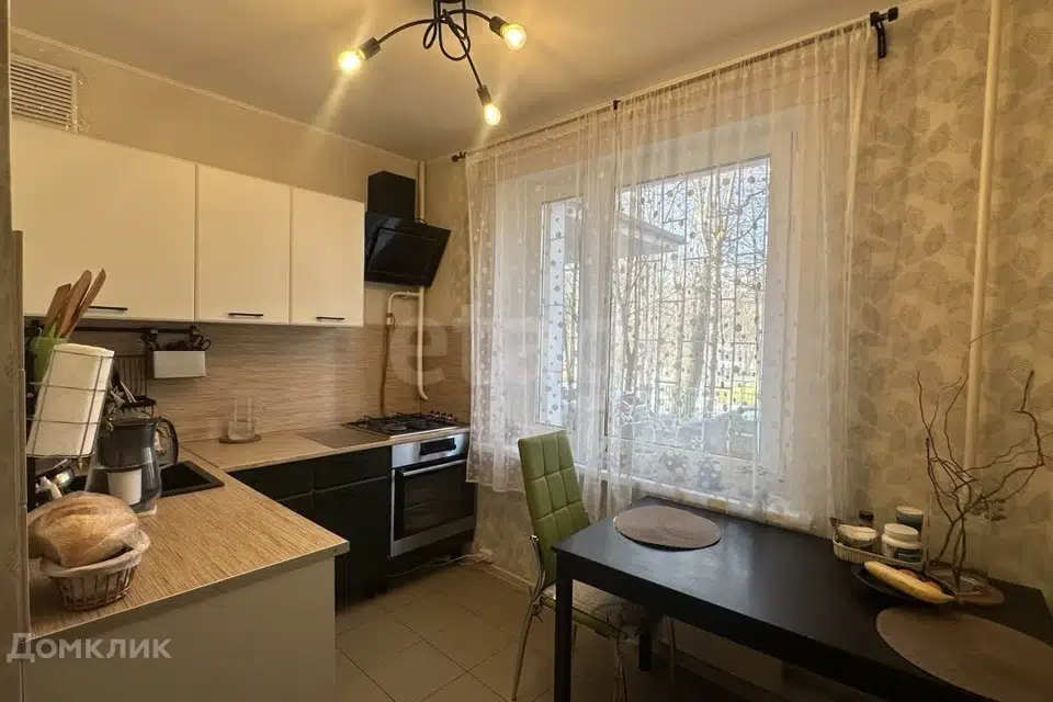Продаётся 3-комнатная квартира, 63.6 м²