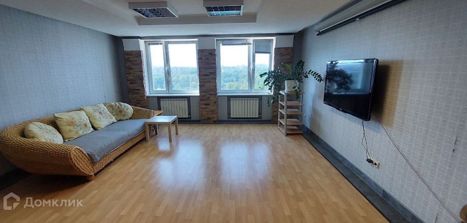 Продаётся 4-комнатная квартира, 163.5 м²