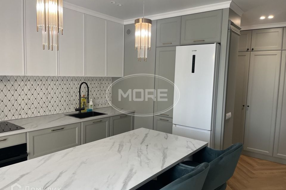 Продаётся 2-комнатная квартира, 66.7 м²