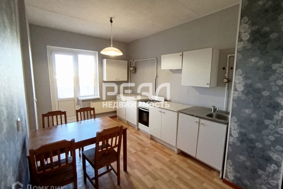 Продаётся 4-комнатная квартира, 97.2 м²