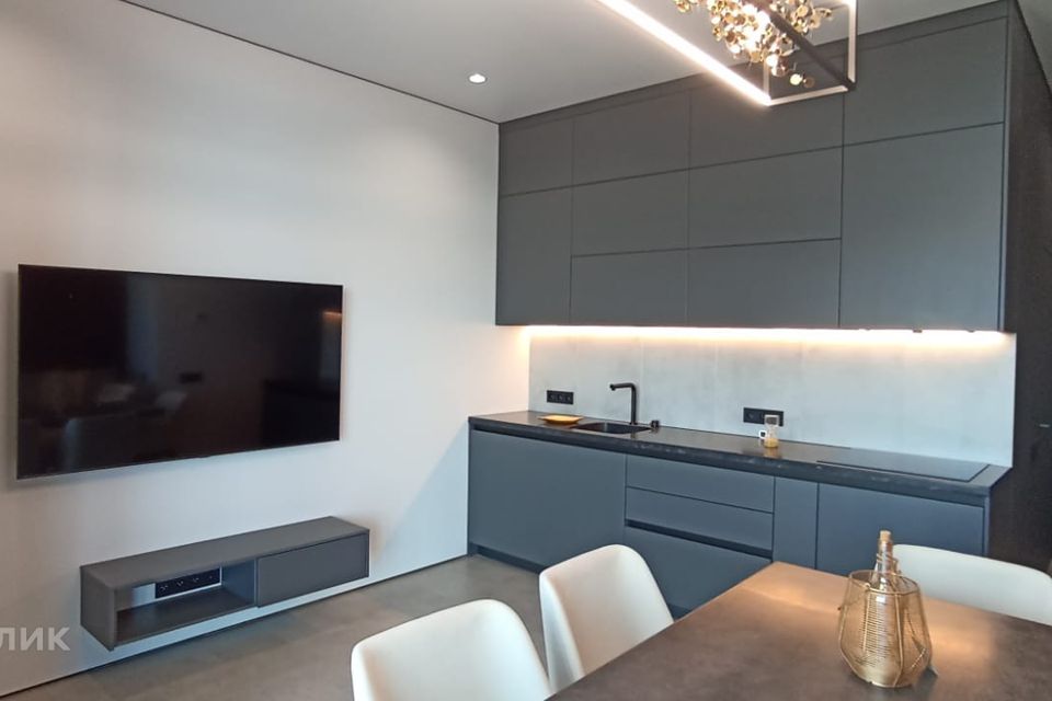 Продаётся 1-комнатная квартира, 55 м²