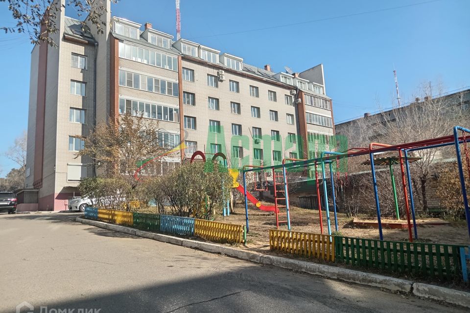 Продаётся 3-комнатная квартира, 108 м²