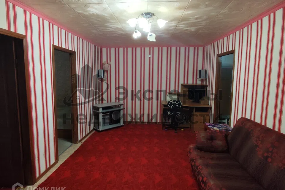 Продаётся 4-комнатная квартира, 61.2 м²
