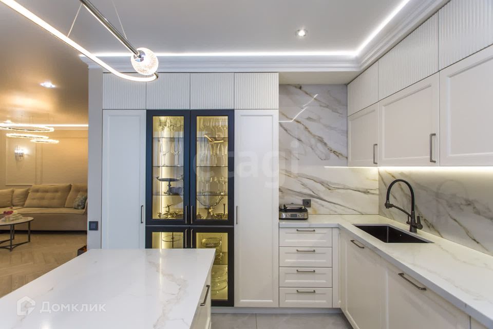 Продаётся 3-комнатная квартира, 115.7 м²