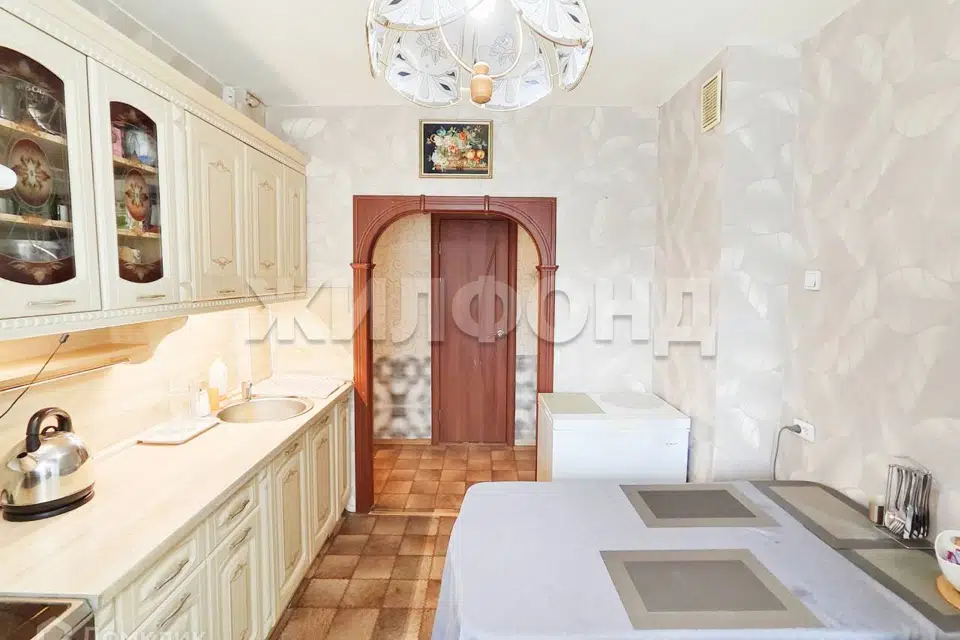 Продаётся 4-комнатная квартира, 103.4 м²