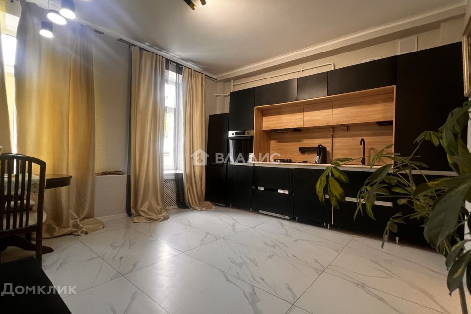 Продаётся 4-комнатная квартира, 97 м²