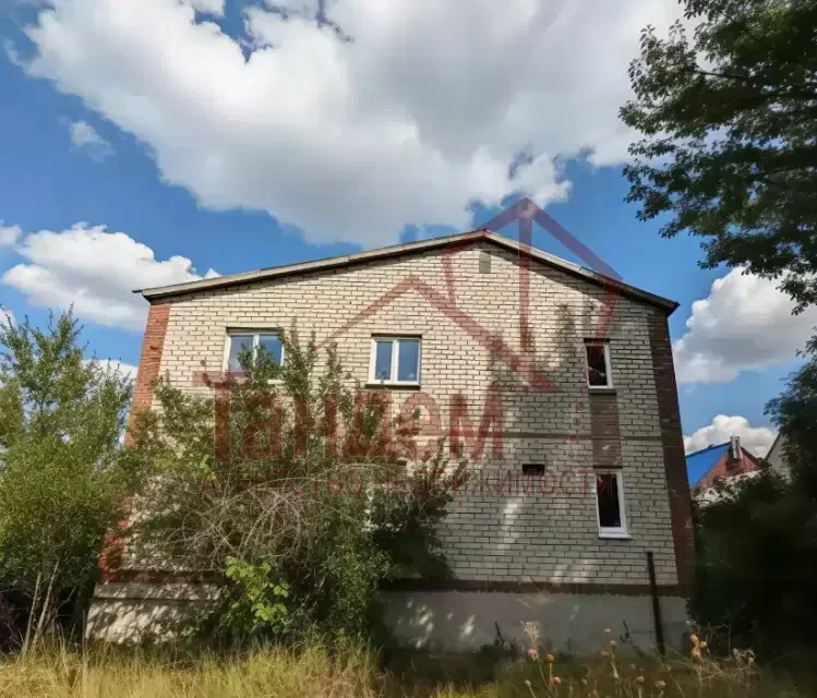 Продаётся 2-этажный дом, 304 м²