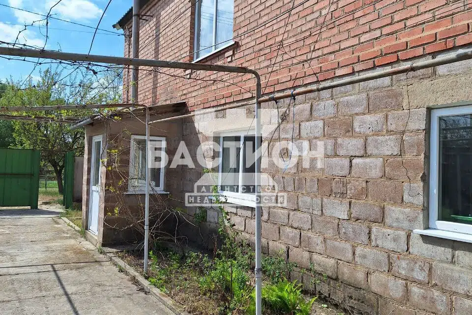 Продаётся 2-этажный дом, 140 м²