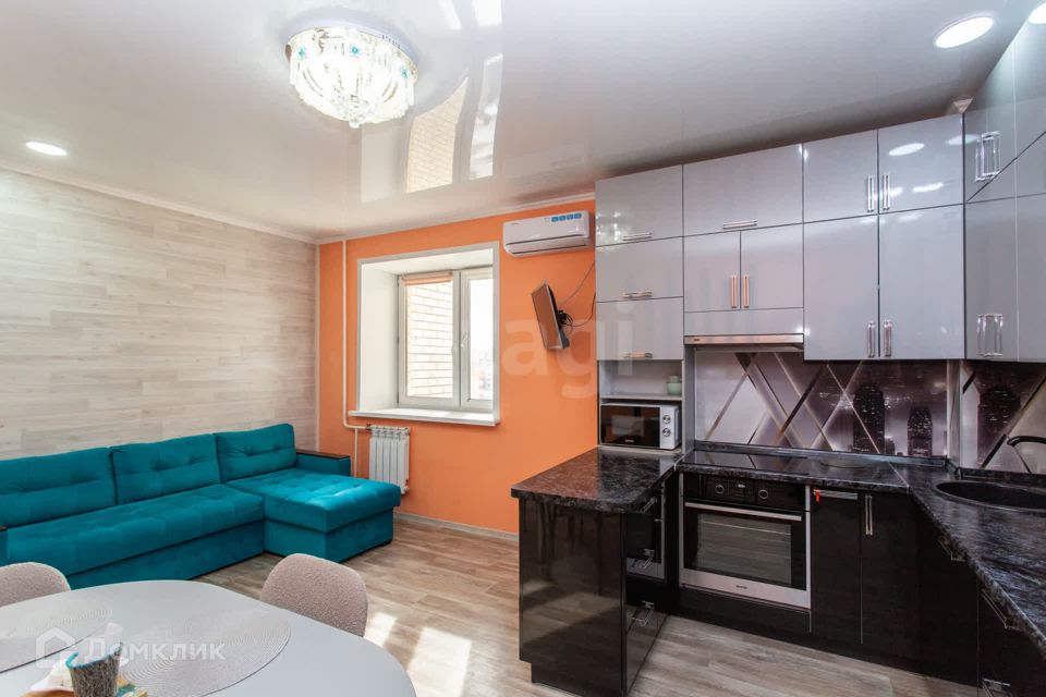 Продаётся 1-комнатная квартира, 56.8 м²