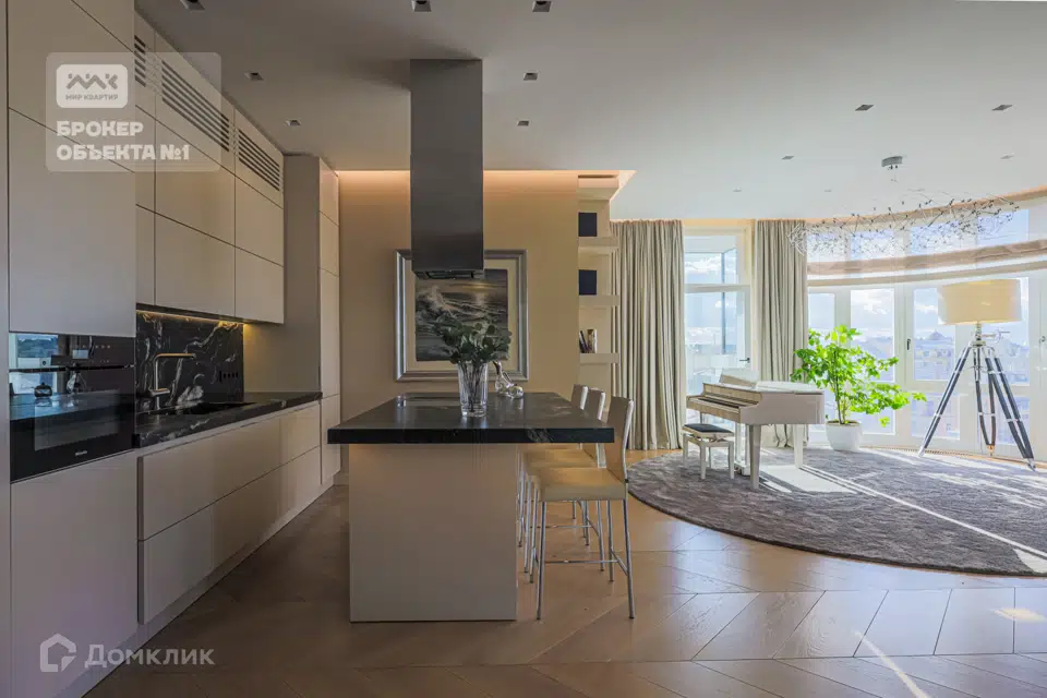Продаётся 3-комнатная квартира, 156.9 м²