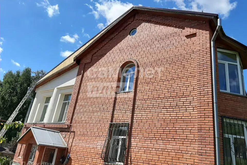 Продаётся 2-этажный дом, 357 м²