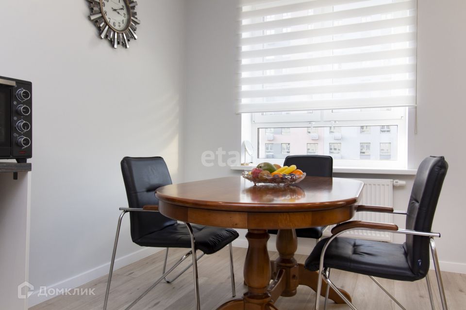 Продаётся 2-комнатная квартира, 93.4 м²