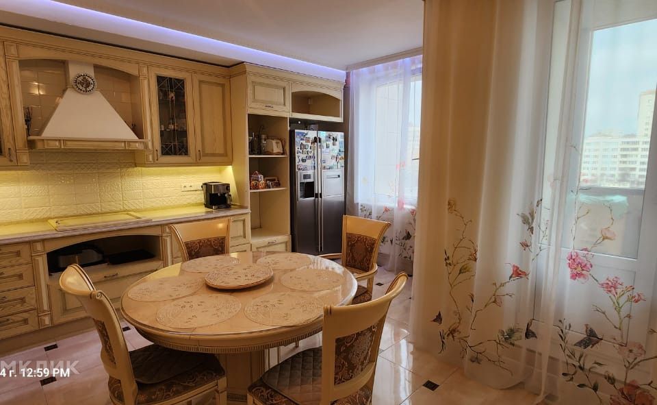 Продаётся 3-комнатная квартира, 101 м²