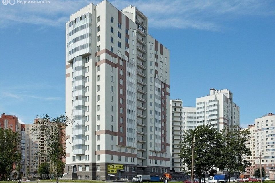 Продаётся 3-комнатная квартира, 135 м²