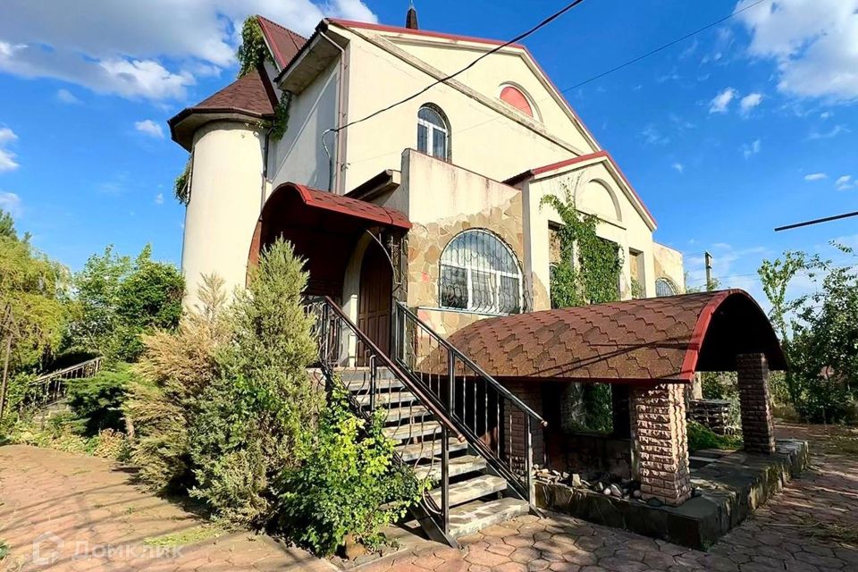 Продаётся 3-этажный дом, 414 м²