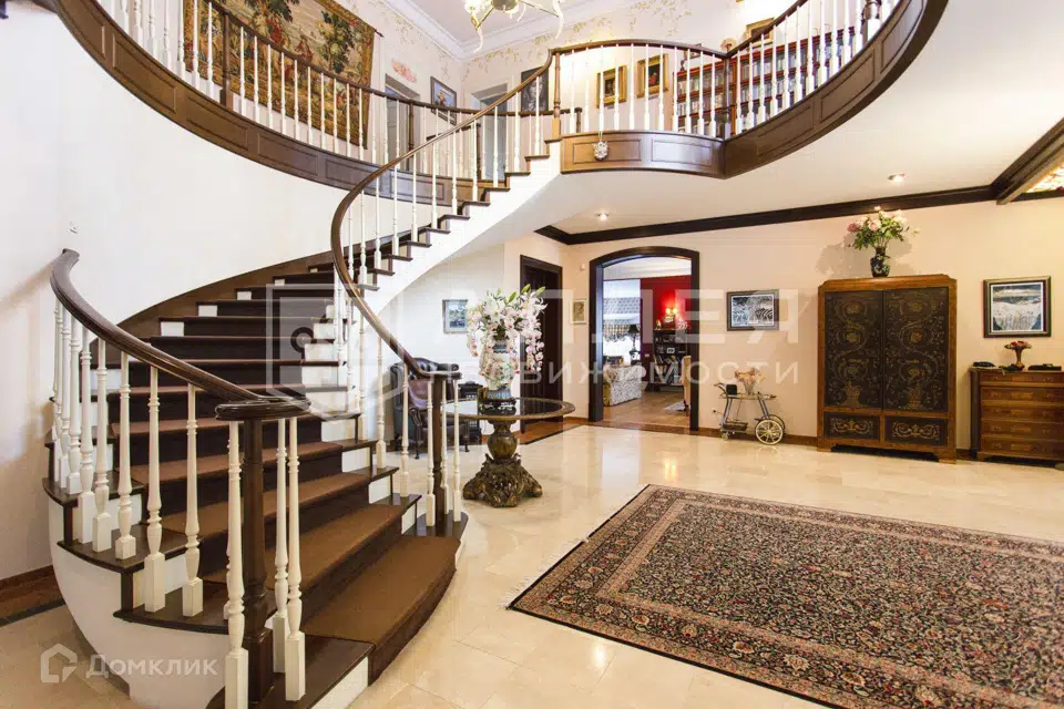 Продаётся 2-этажный дом, 450 м²