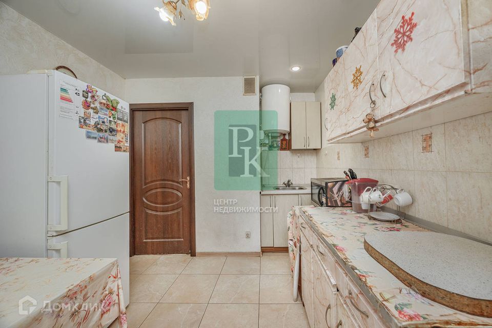 Продаётся 4-комнатная квартира, 74 м²