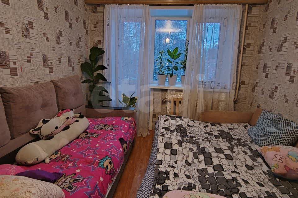 Продаётся 3-комнатная квартира, 49 м²