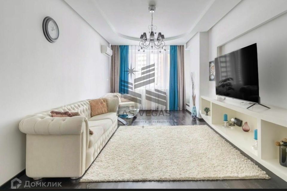 Сдаётся 2-комнатная квартира, 90 м²