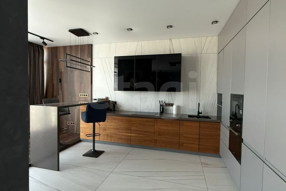 Продаётся 3-комнатная квартира, 119 м²