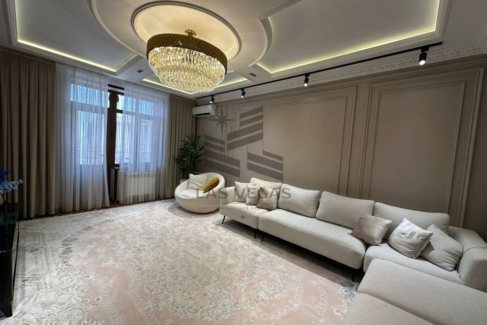 Сдаётся 2-комнатная квартира, 85 м²