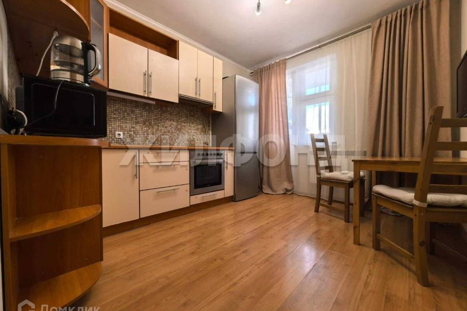 Продаётся 1-комнатная квартира, 37.8 м²