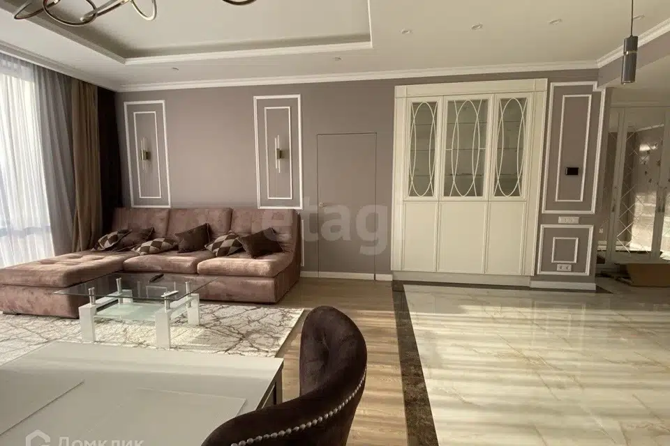 Продаётся 1-комнатная квартира, 74.6 м²