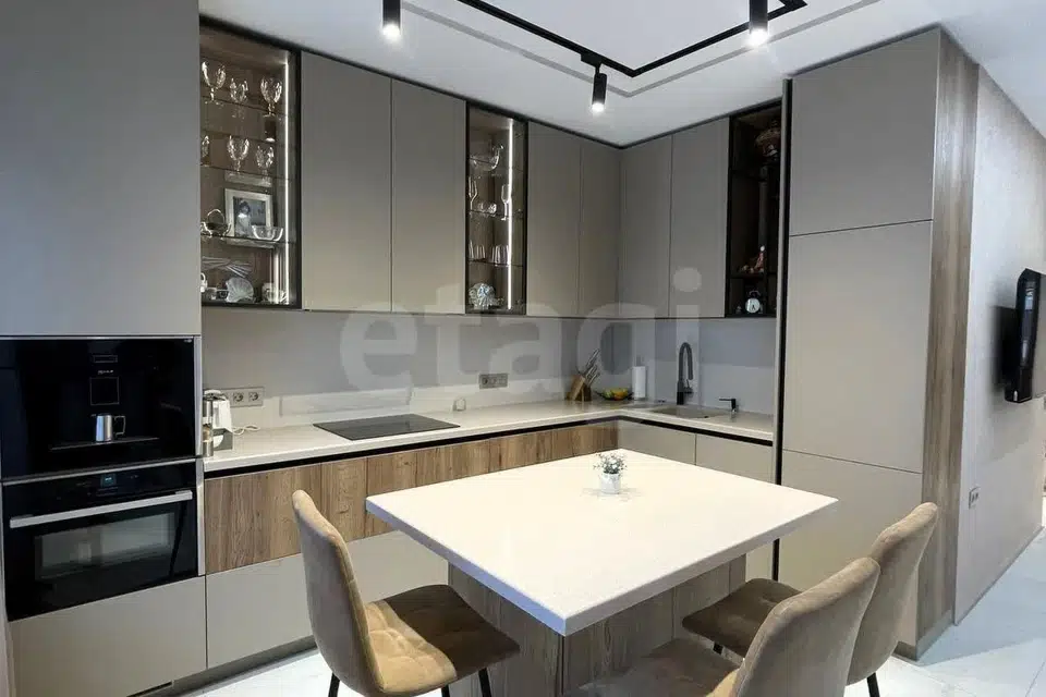 Продаётся 3-комнатная квартира, 79.6 м²