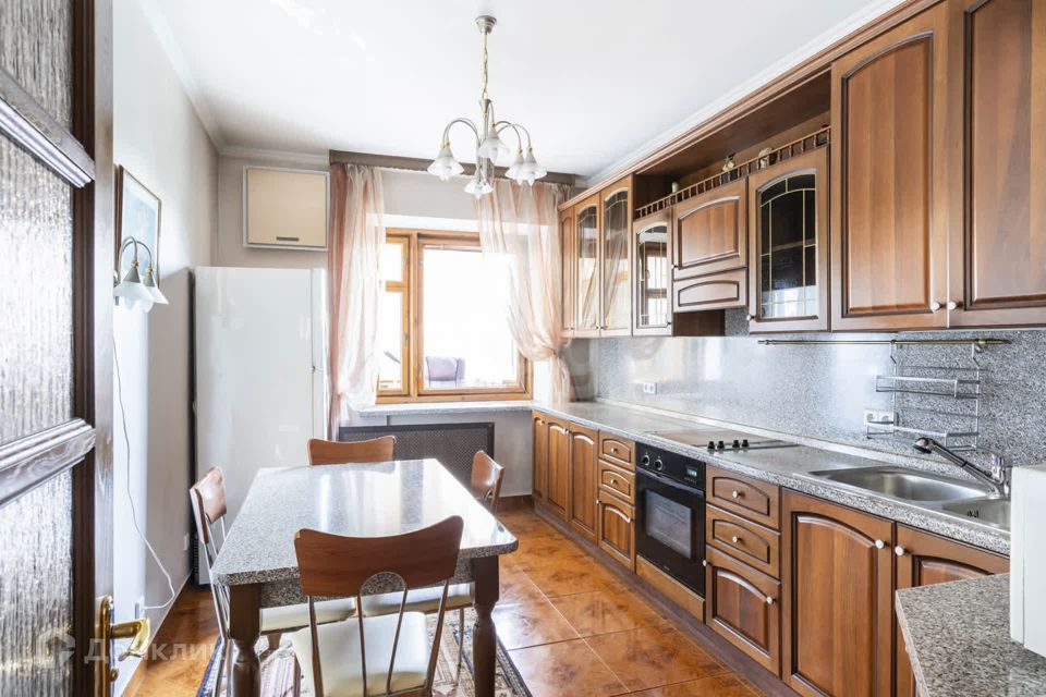 Продаётся 3-комнатная квартира, 102.8 м²