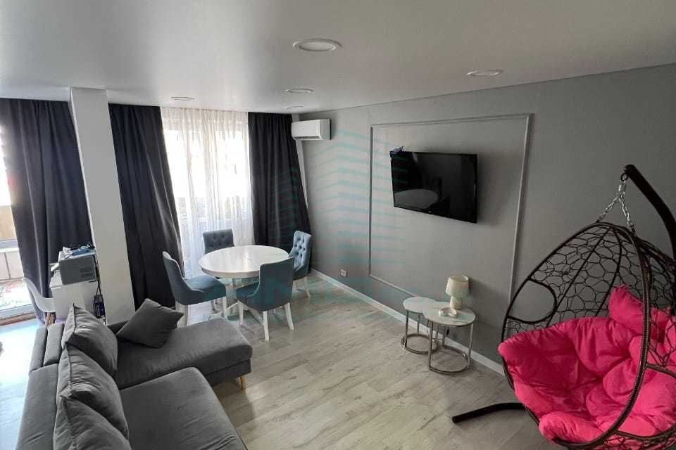 Продаётся 2-комнатная квартира, 82.1 м²