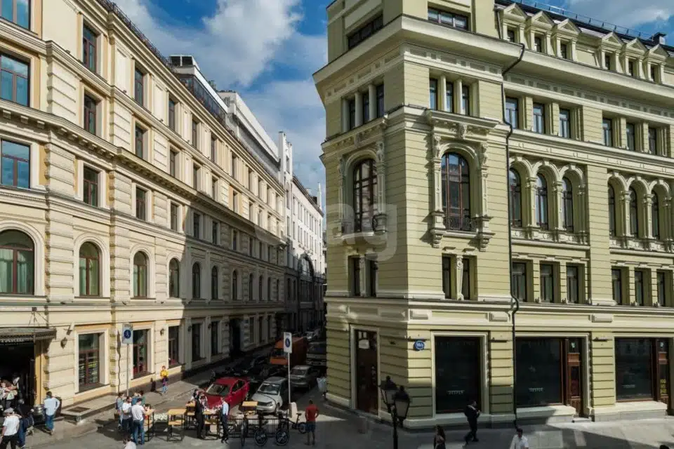 Продаётся 2-комнатная квартира, 105.8 м²