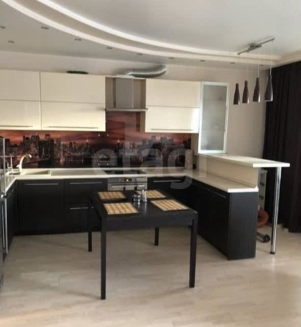 Сдаётся 4-комнатная квартира, 126 м²