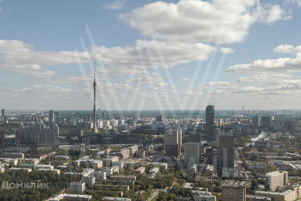 Продаётся 4-комнатная квартира, 135 м²