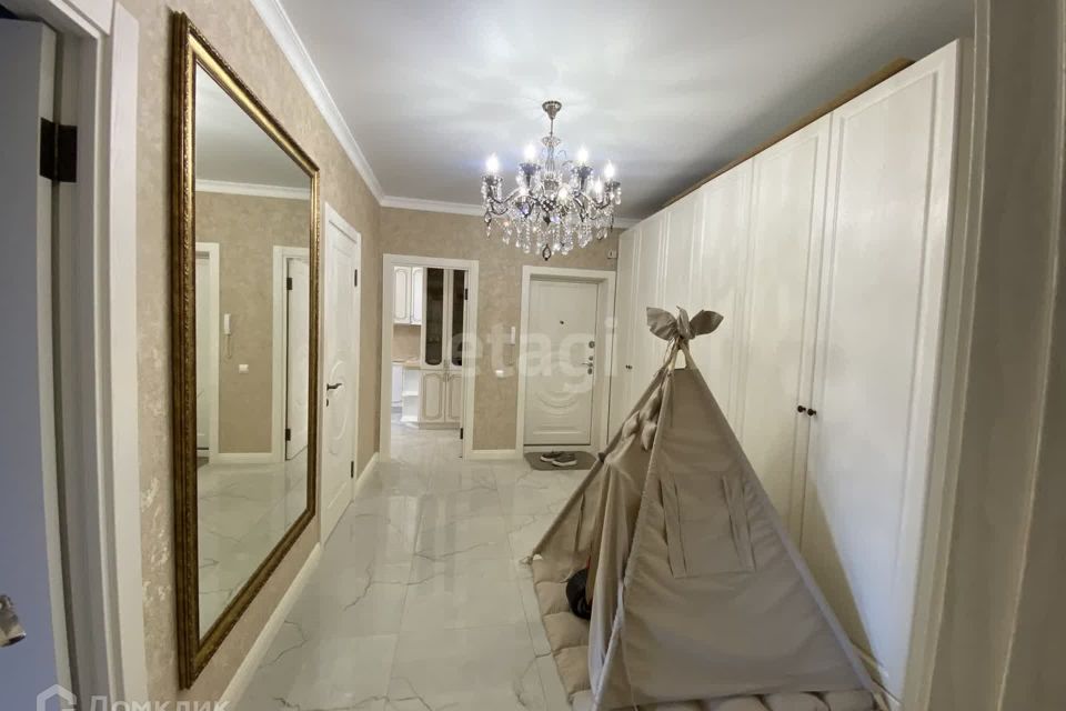 Продаётся 3-комнатная квартира, 70.8 м²