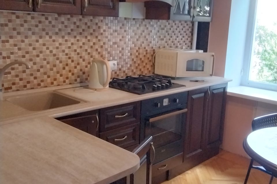 Сдаётся 2-комнатная квартира, 65 м²
