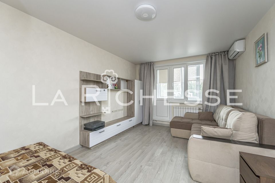 Продаётся 1-комнатная квартира, 38 м²