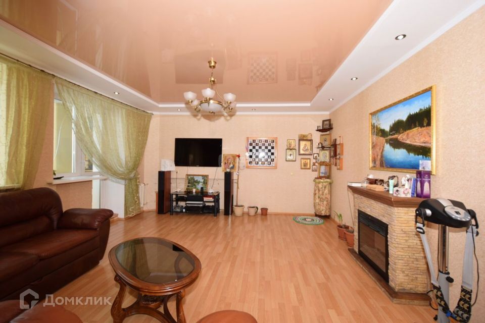 Продаётся 3-комнатная квартира, 128.9 м²