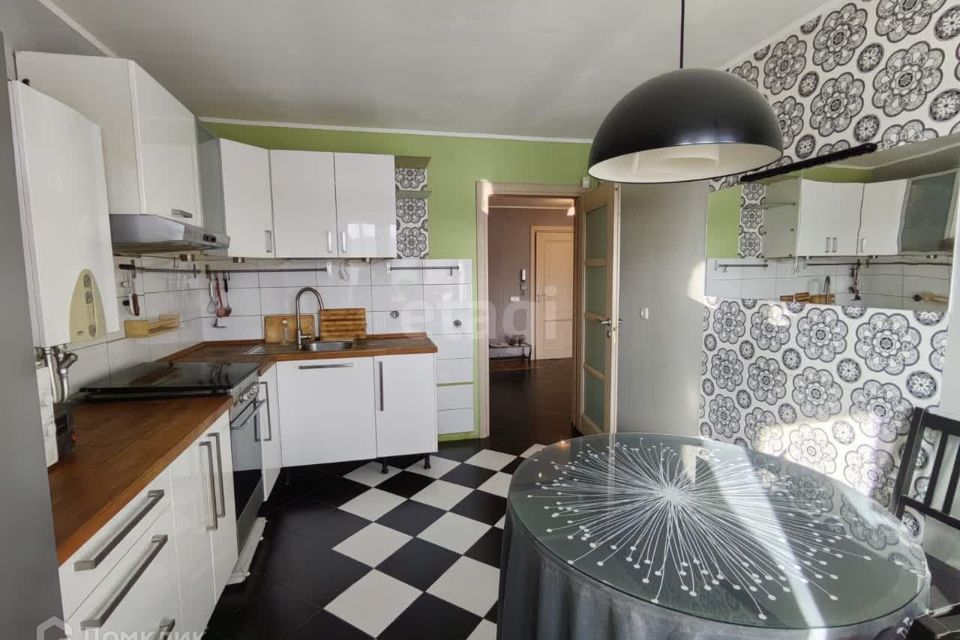 Продаётся 2-комнатная квартира, 67.8 м²