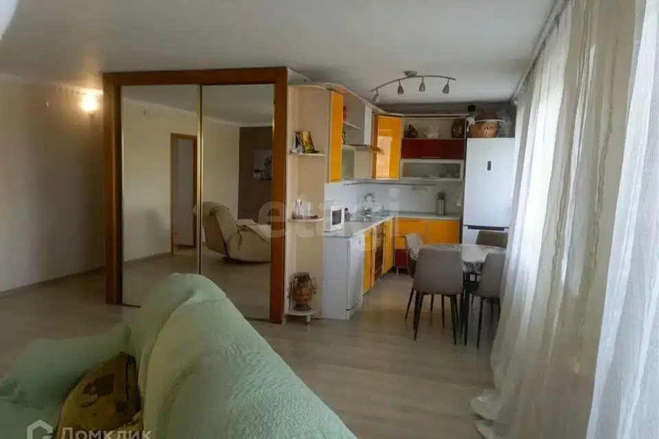 Продаётся 4-комнатная квартира, 91.8 м²