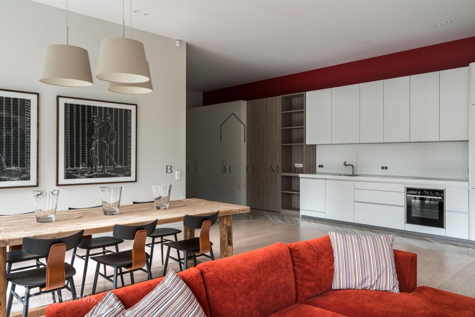 Сдаётся 4-комнатная квартира, 130 м²