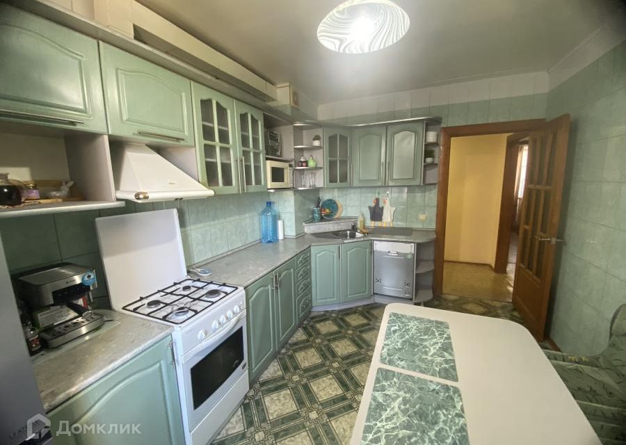Продаётся 4-комнатная квартира, 100.4 м²